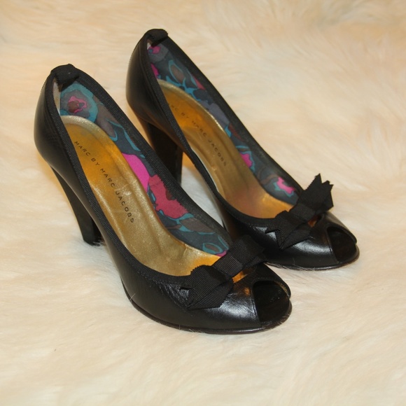 marc jacobs slingback pump with bow